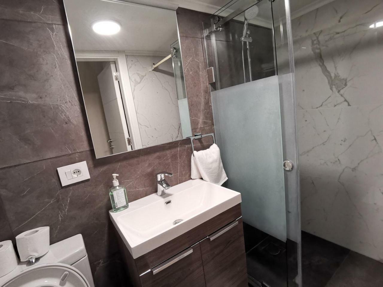 West House Apartments-Mar Mikhael Bejrút Kültér fotó